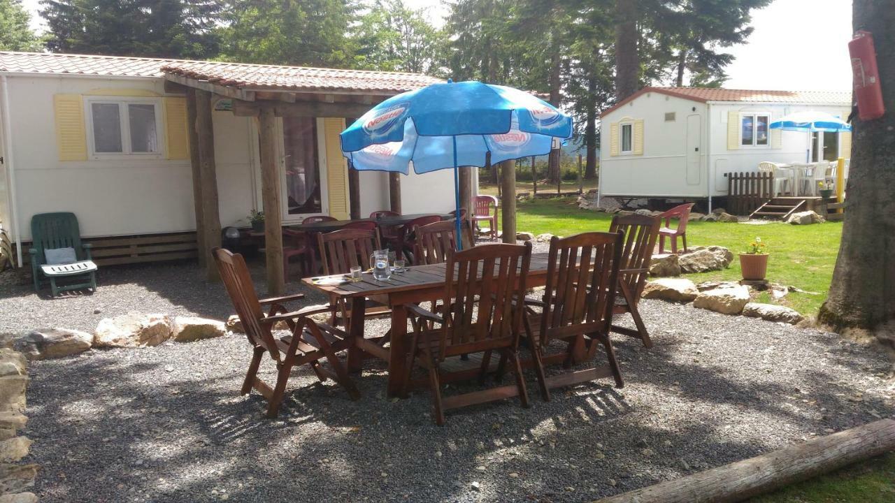Hotel Le Sous Bois De Jade à Chasserades Extérieur photo