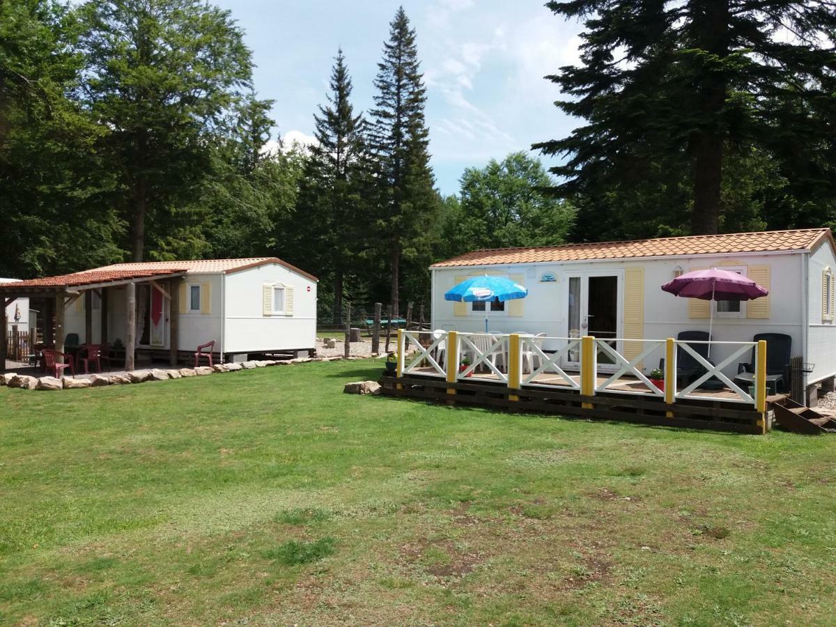 Hotel Le Sous Bois De Jade à Chasserades Extérieur photo